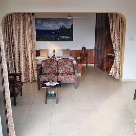 Les Elles Guesthouse Self Catering Baie Lazare  Kamer foto