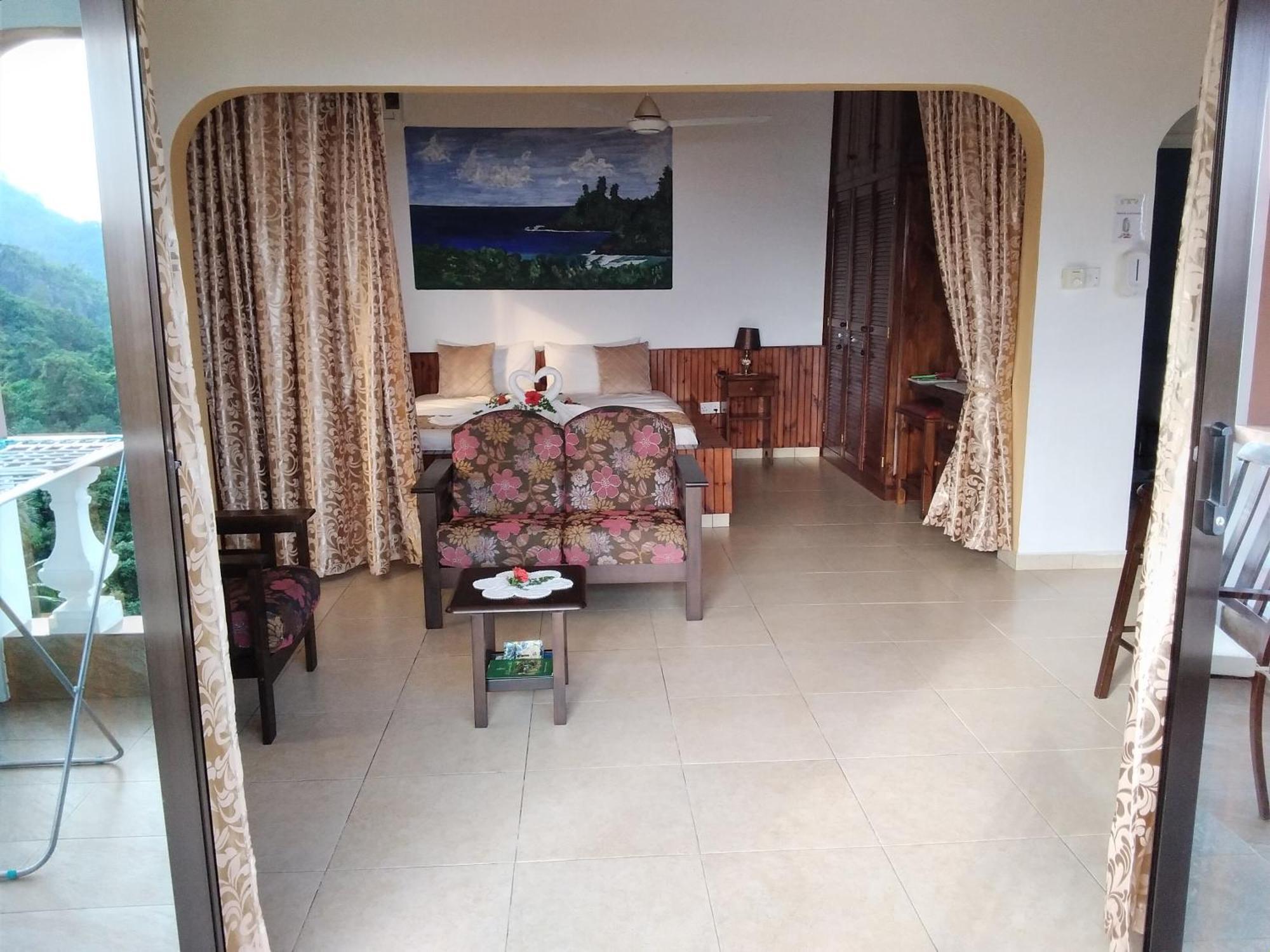 Les Elles Guesthouse Self Catering Baie Lazare  Kamer foto